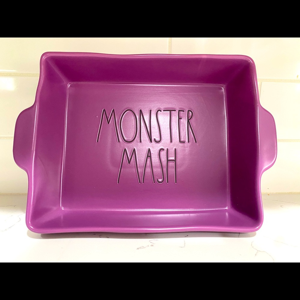 Rae dunn monster mash lasagna dish